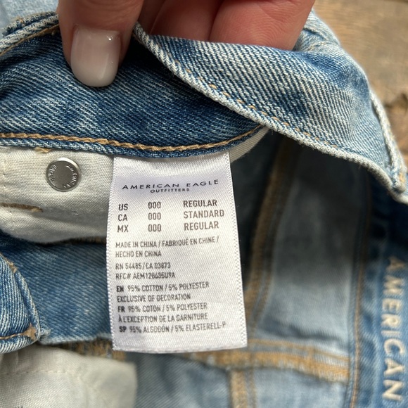 EUC Women’s American Eagle Ripped Jeans Sz 000 - Picture 7 of 8